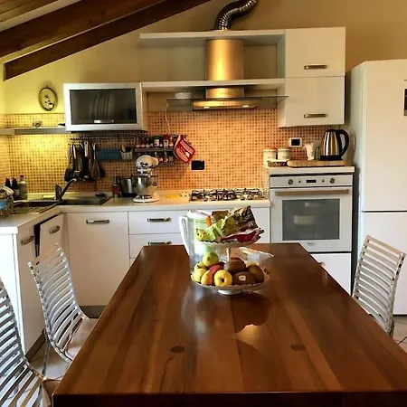 Appartement La Casa Di Leo Monate *