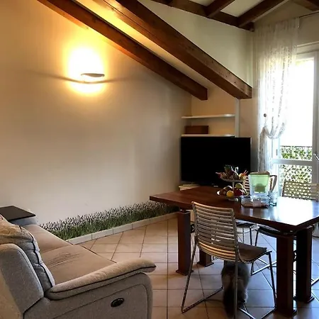 La Casa Di Leo Monate Appartement Travedona